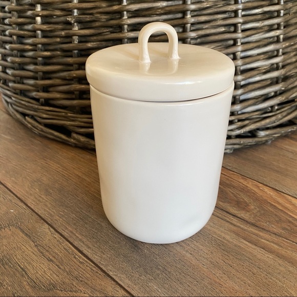 {new} {last one} Rae Dunn “Crunchy” Loop Canister - Picture 3 of 5